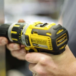 Gul boremaskine fra DeWalt